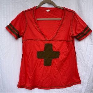 NATURAL LIFE Orange V-neck tee w/cross M